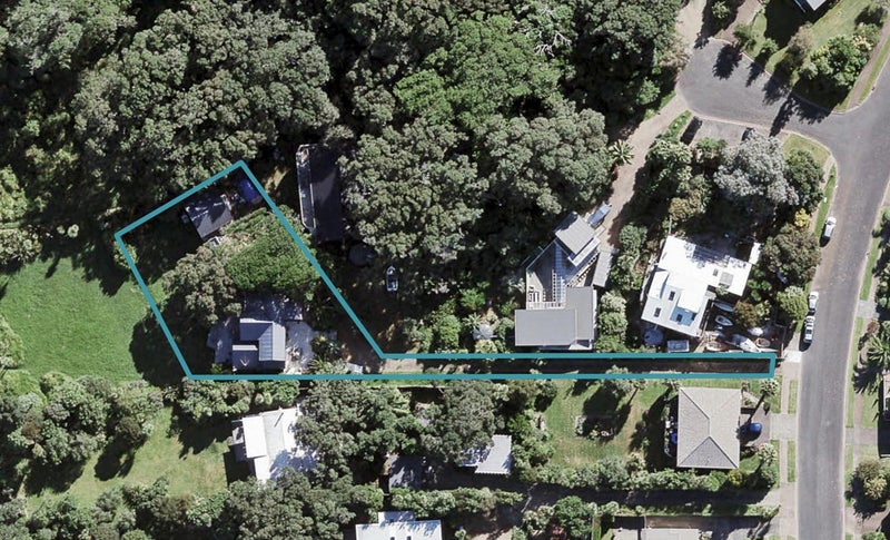 33 Kennedy Point Road, Surfdale, Waiheke Island - Carousel 1