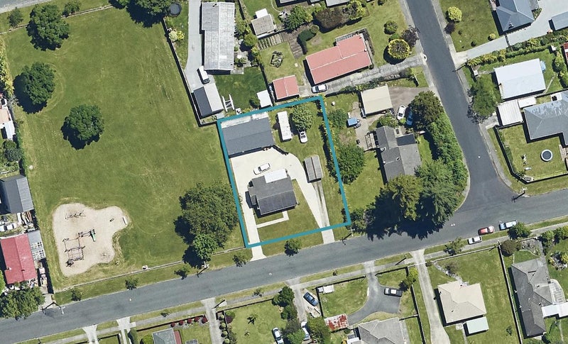 16 Isobel Street, Fairy Springs, Rotorua - Carousel 1