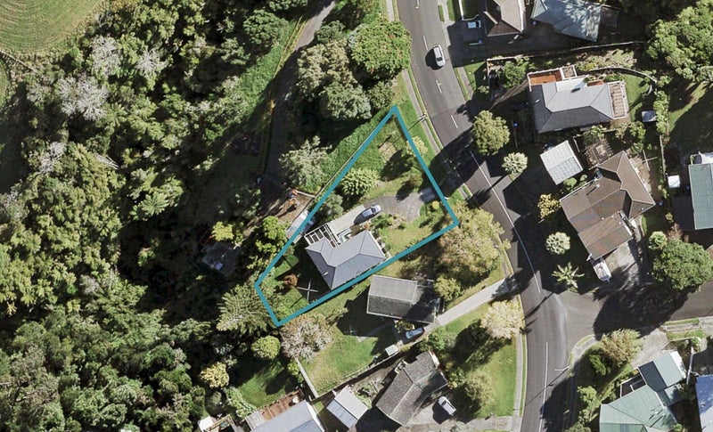 23 Commodore Drive, Lynfield, Auckland - Carousel 1