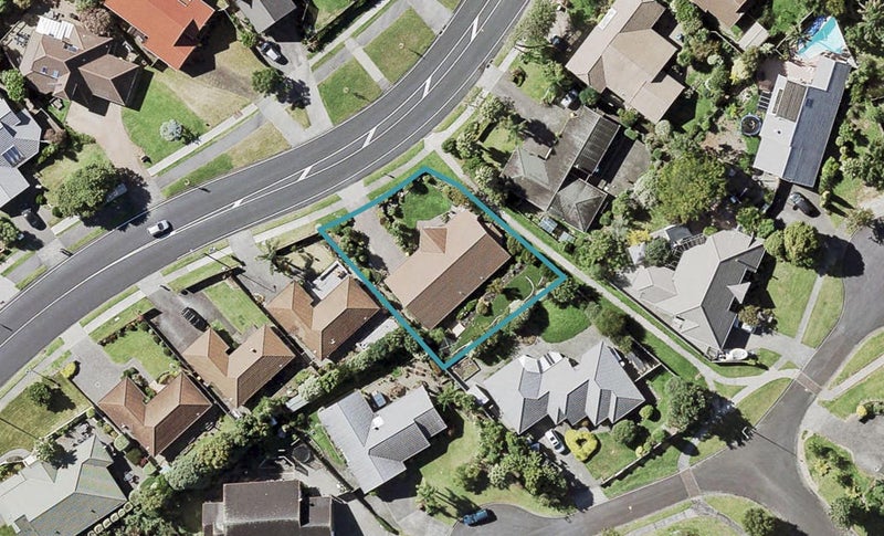 16 Meadowland Drive, Somerville, Auckland - Carousel 1