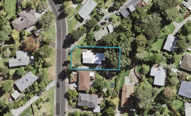 43 Daffodil Street, Titirangi, Auckland - Carousel 1