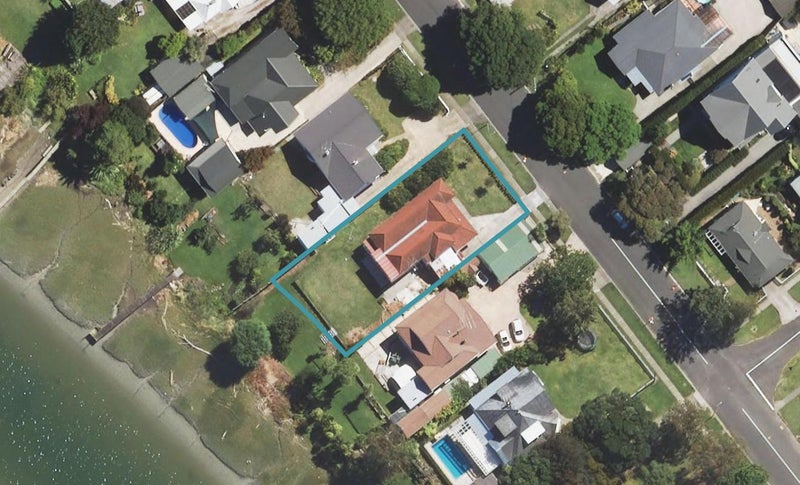 98 Stout Street, Whataupoko, Gisborne - Carousel 1