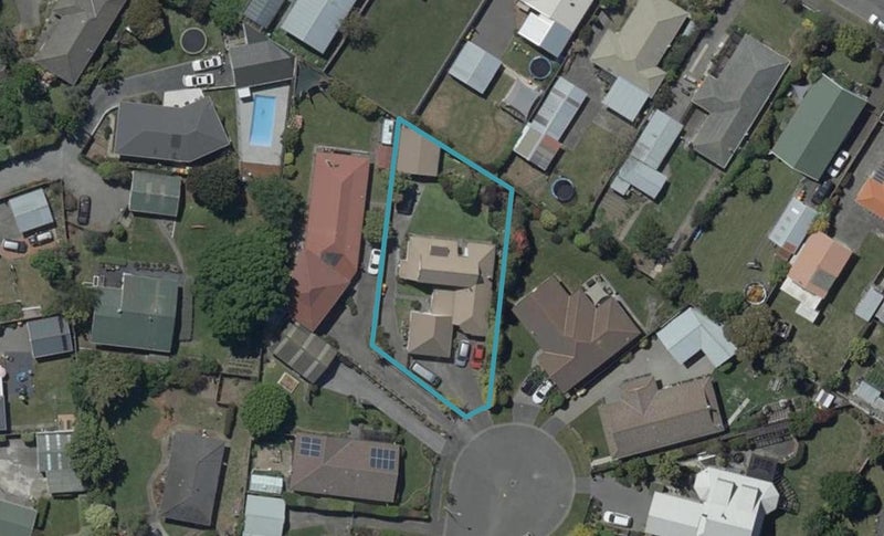 21 Shamrock Place, Halswell, Christchurch - Carousel 1