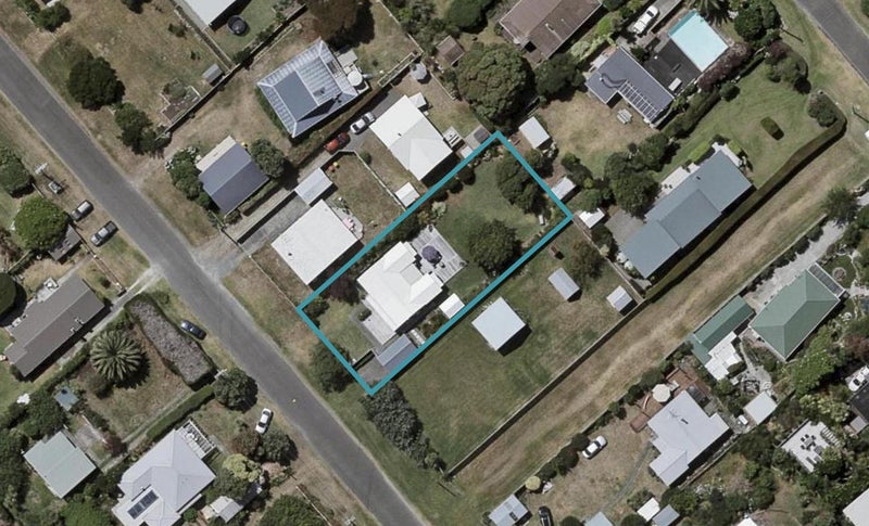 19 Hemara Street, Waikanae Beach, Waikanae - Carousel 1
