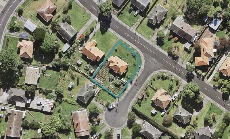 1 Kinloch Avenue, Wesley, Auckland - Carousel 1