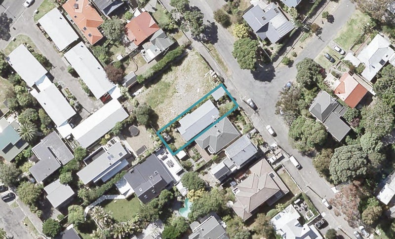 10 Matipo Street, Eastbourne, Lower Hutt - Carousel 1