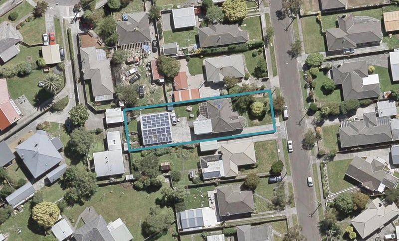 8 Weka Grove, Elderslea, Upper Hutt - Carousel 1