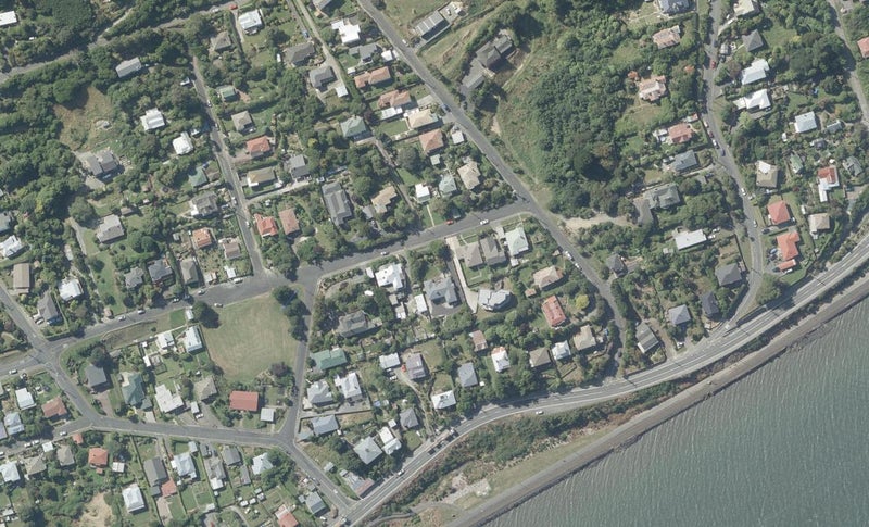 60 Totara Street, Ravensbourne, Dunedin - Carousel 1