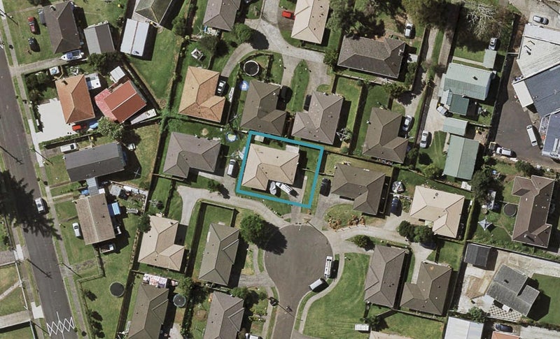 16 Antych Place, Otara, Auckland - Carousel 1