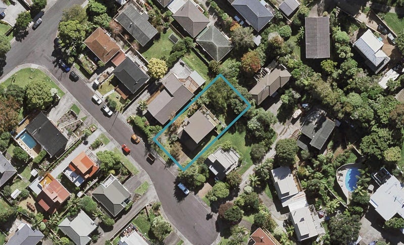 6 Lynngate Place, Hillcrest, Auckland - Carousel 1