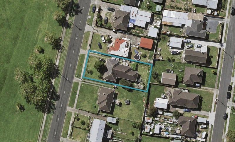 43 Hills Road, Otara, Auckland - Carousel 1