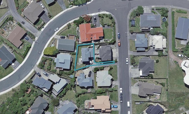 79 Dress Circle, Newlands, Wellington - Carousel 1