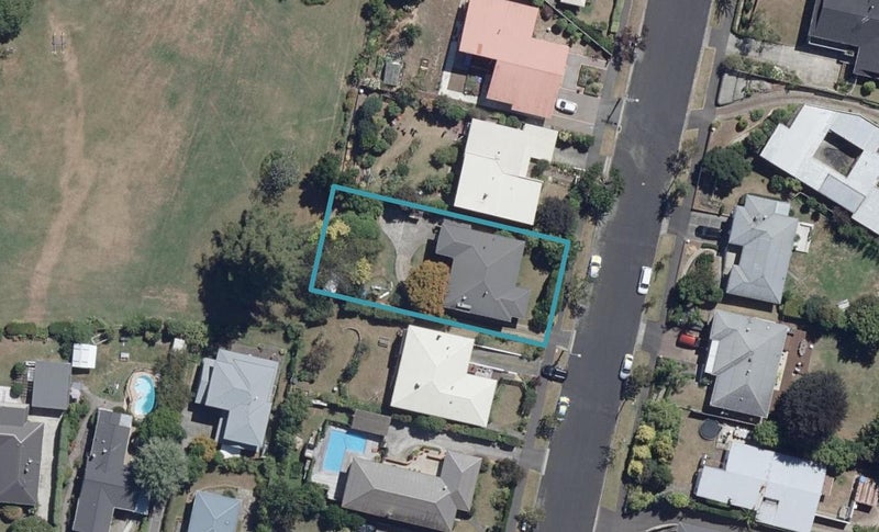 39 Kakanui Avenue, Hillcrest, Hamilton - Carousel 1
