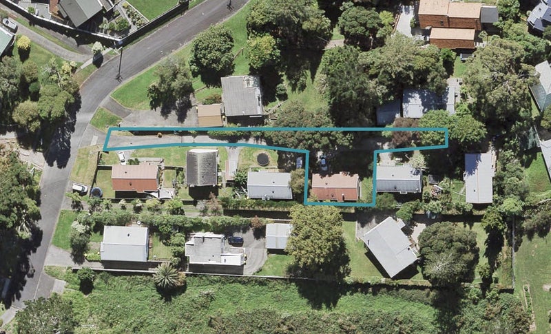 6D Malam Street, Glen Eden, Auckland - Carousel 1