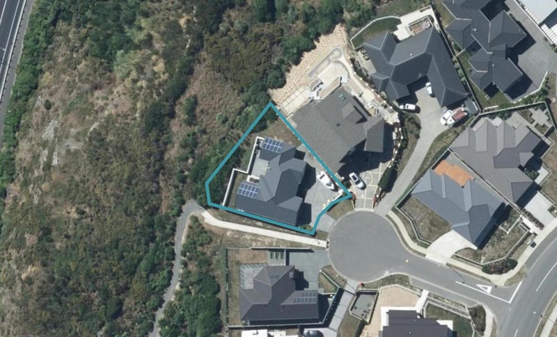 7 Linda Burke Way, Aotea, Porirua - Carousel 1