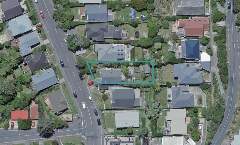 14 Pembroke Road, Northland, Wellington - Carousel 1