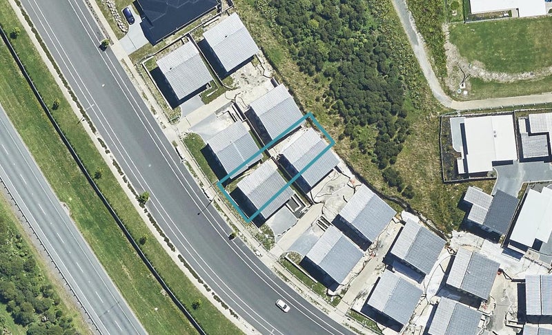 303A Lakes Boulevard, Pyes Pa, Tauranga - Carousel 1