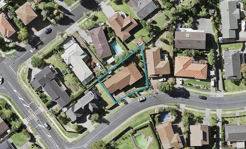 43 Sunnyview Avenue, Shelly Park, Auckland - Carousel 1