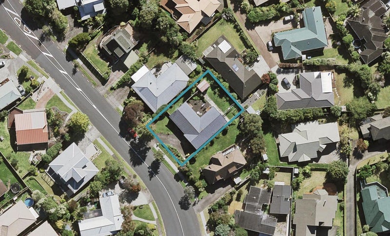 11 Unsworth Drive, Unsworth Heights, Auckland - Carousel 1