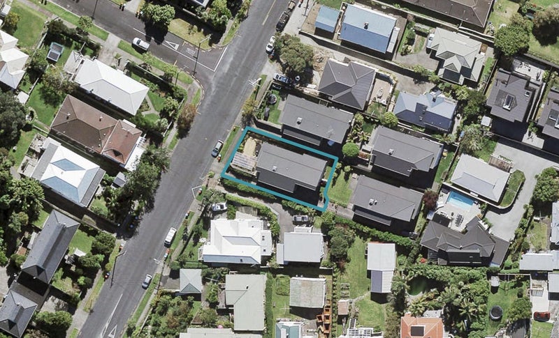 5 Mountain View Road, Morningside, Auckland - Carousel 1