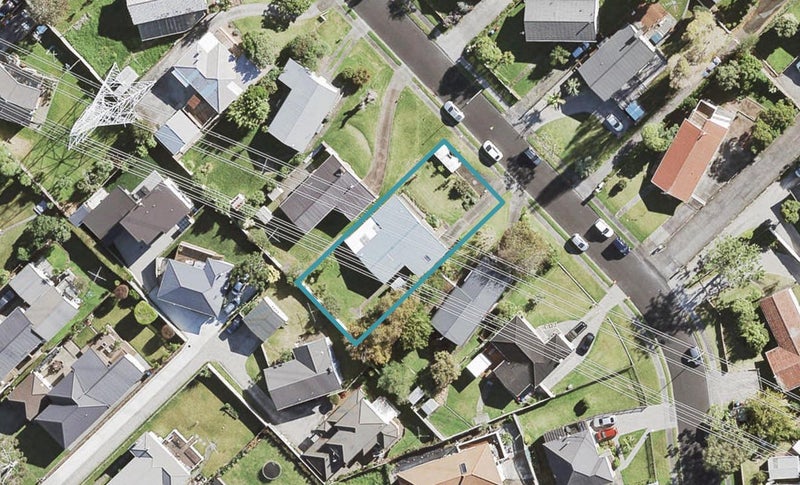 10 Caronia Crescent, Lynfield, Auckland - Carousel 1