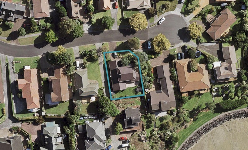 27 Cumbrian Place, Conifer Grove, Takanini - Carousel 1