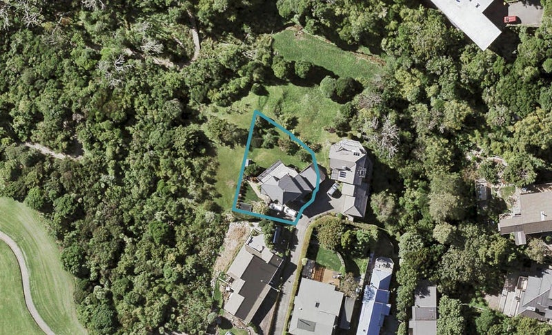 45 Charles Dickens Drive, Mellons Bay, Auckland - Carousel 1