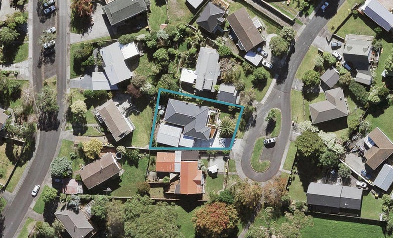 11 Truscott Place, West Harbour, Auckland - Carousel 1