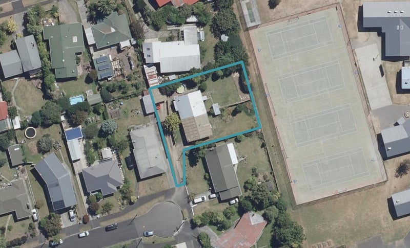 11B Roseburg Street, Fairfield, Hamilton - Carousel 1