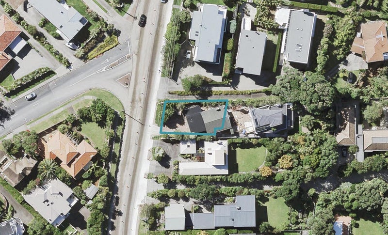 195 Beach Road, Castor Bay, Auckland - Carousel 1