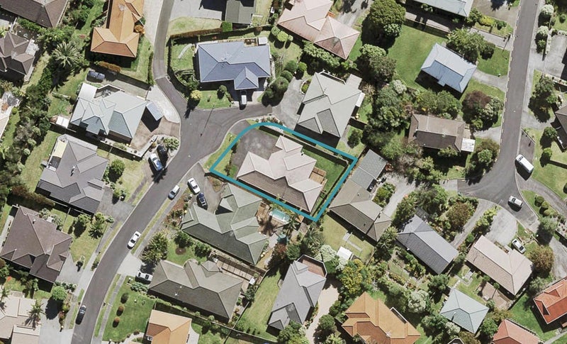 9 Mannikin Place, Unsworth Heights, Auckland - Carousel 1