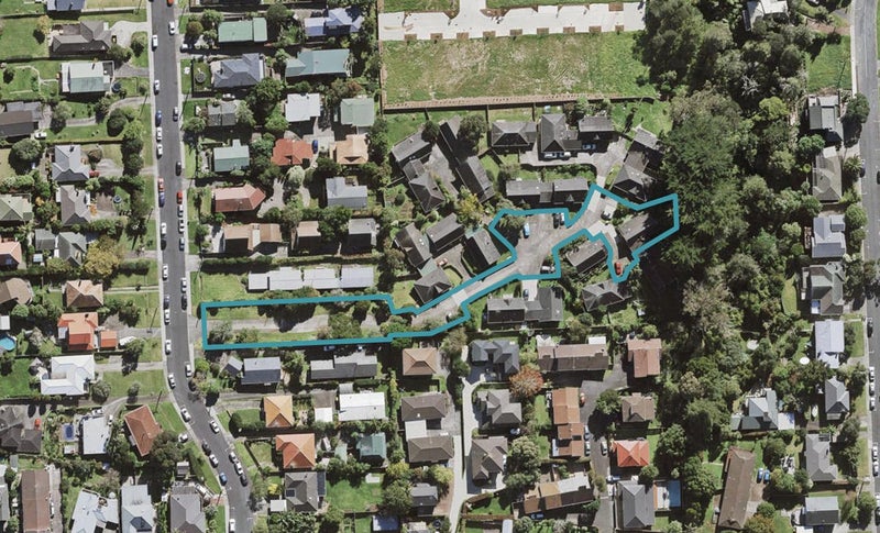 9P Aorangi Place, Birkenhead, Auckland - Carousel 1