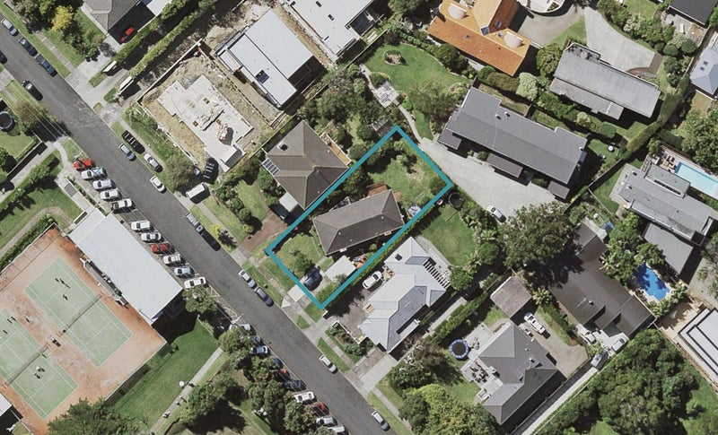 2/33 Lake Pupuke Drive, Takapuna, Auckland - Carousel 1