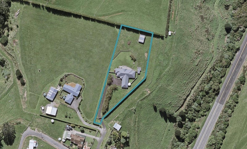 41 Allan Road, Burgess Park, New Plymouth - Carousel 1