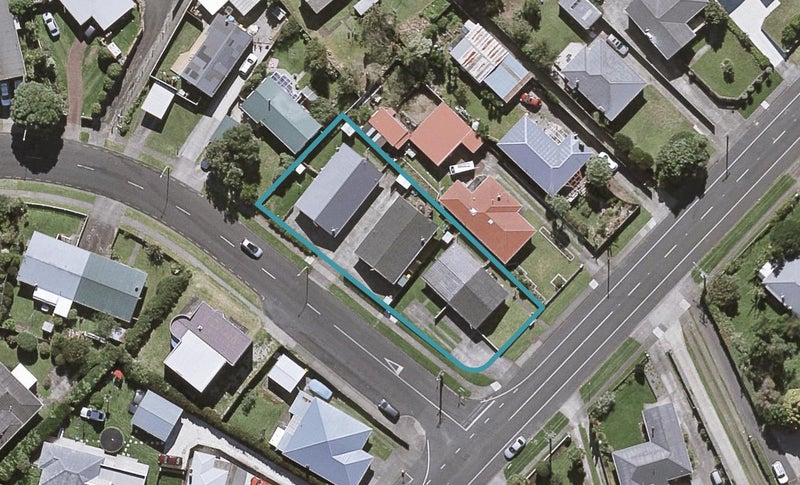 2/2 Herekawe Drive, Spotswood, New Plymouth - Carousel 1