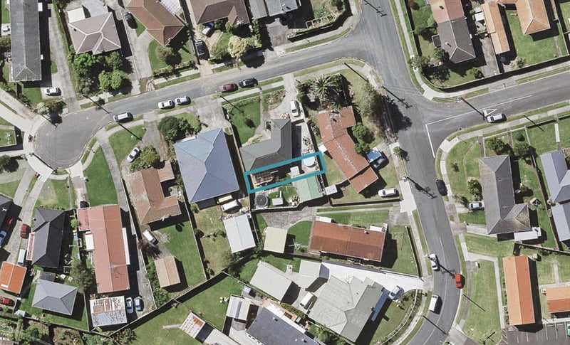 6/2 Anthony Place, Pakuranga, Auckland - Carousel 1