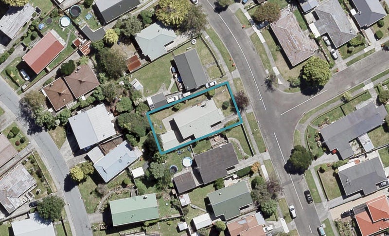 11 Tacoma Drive, Totara Park, Upper Hutt - Carousel 1