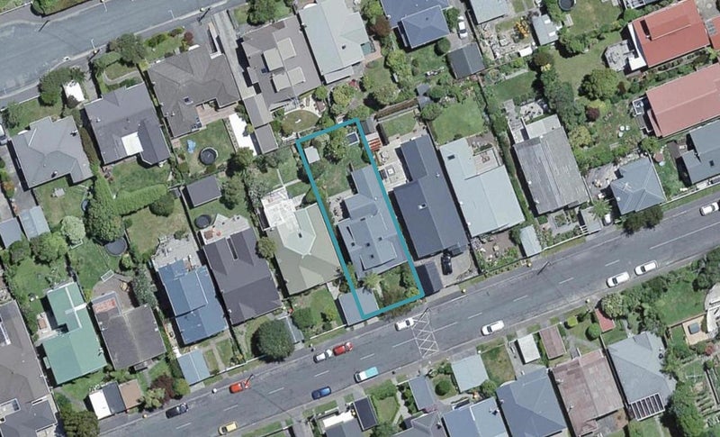 12 Firth Terrace, Karori, Wellington - Carousel 1