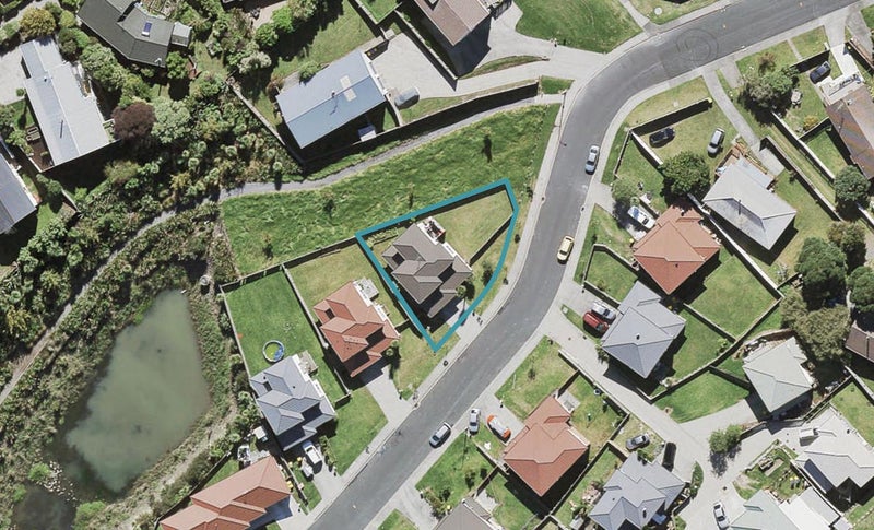 57 Claverdon Drive, Massey, Auckland - Carousel 1