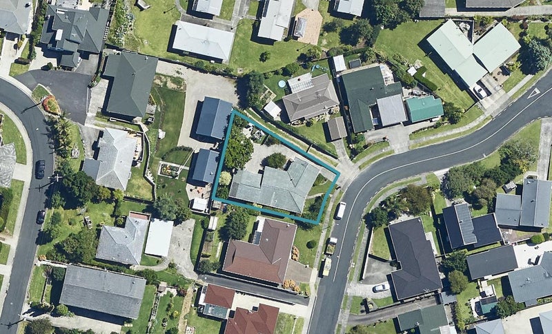 11 Shelley Street, Otumoetai, Tauranga - Carousel 1