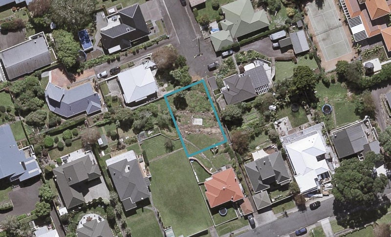 8 Barton Street, Strandon, New Plymouth - Carousel 1