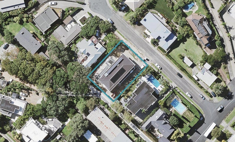 4 Taumata Road, Castor Bay, Auckland - Carousel 1