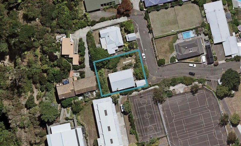 8 Cobden Crescent, Bluff Hill, Napier - Carousel 1