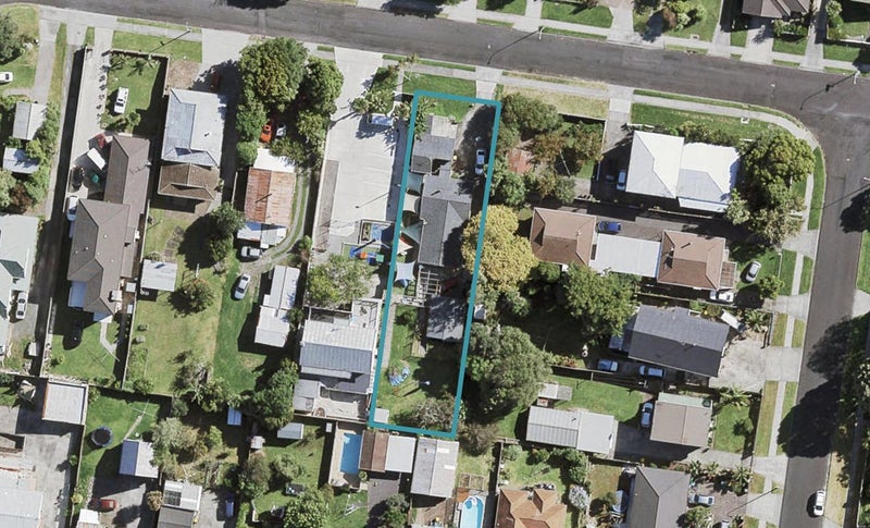 30 McInnes Road, Weymouth, Auckland - Carousel 1