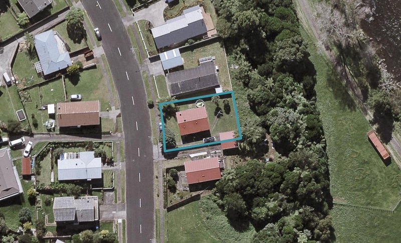 64 Riversdale Drive, Merrilands, New Plymouth - Carousel 1
