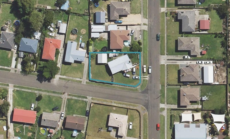 16 Pickering Street, Outer Kaiti, Gisborne - Carousel 1