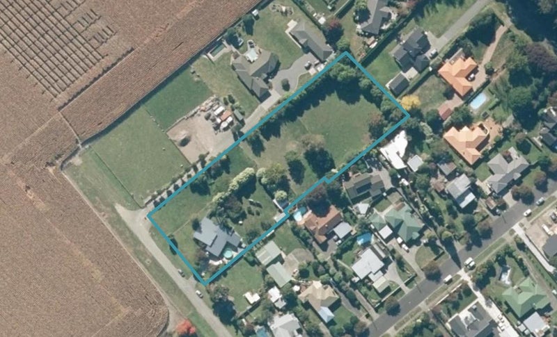 1203 Oliphant Road, Camberley, Hastings - Carousel 1