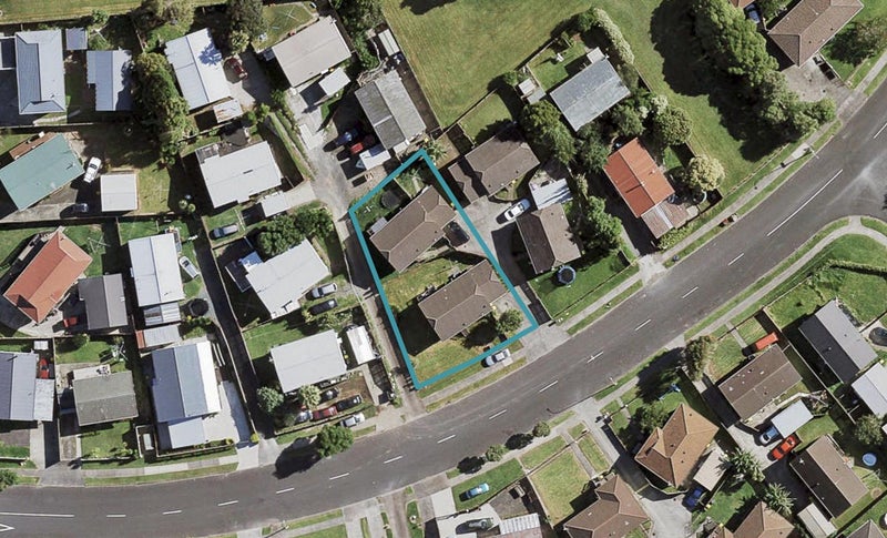 12 Maplesden Drive, Clendon Park, Auckland - Carousel 1