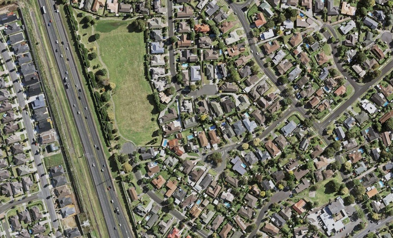 23 Len Garlick Place, Pahurehure, Papakura - Carousel 1