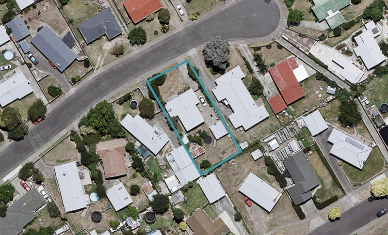 10 Walton Place, Flaxmere, Hastings - Carousel 1